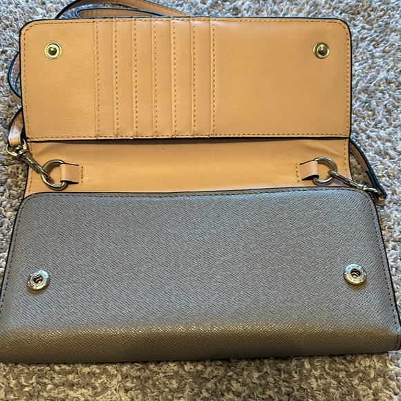 Gray clutch with lots of pockets - Picture 4 of 8